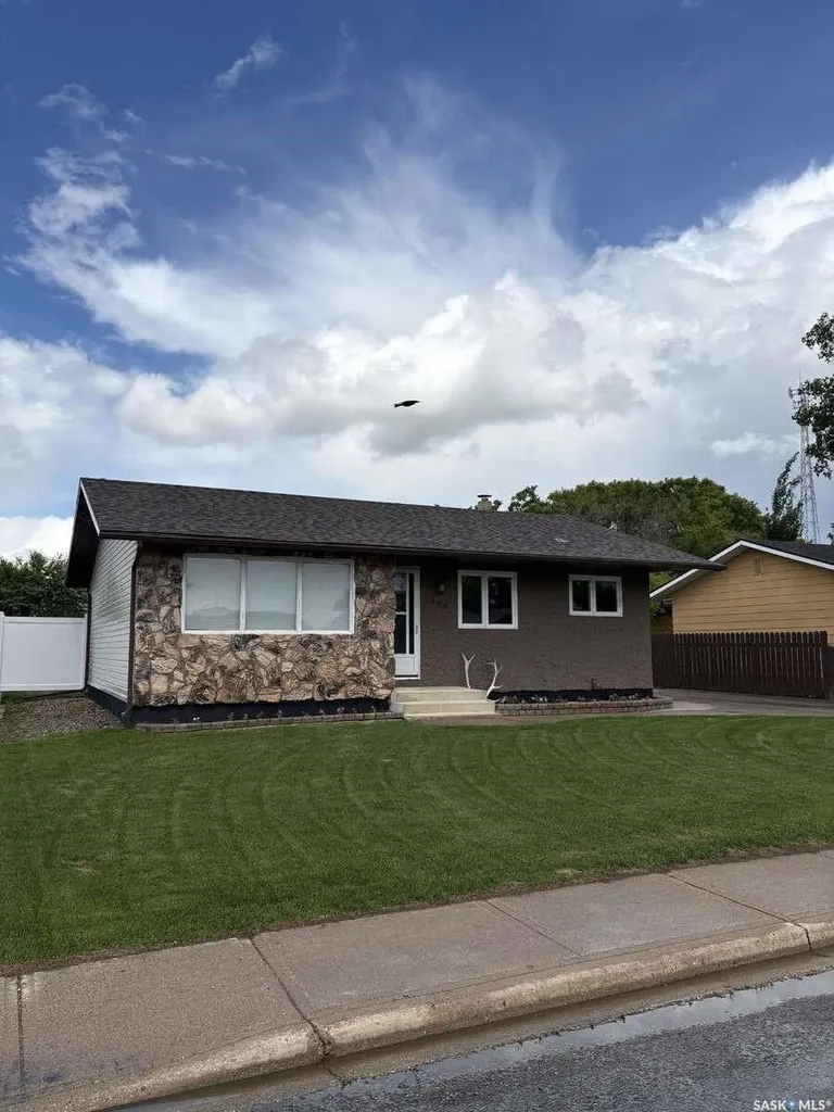 405 7th Avenue W Biggar SK S0K 0M0