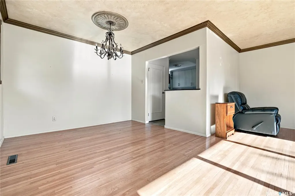 2301 Cairns Avenue Saskatoon SK S7J 1T9