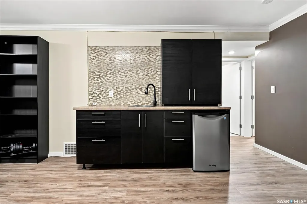 2301 Cairns Avenue Saskatoon SK S7J 1T9