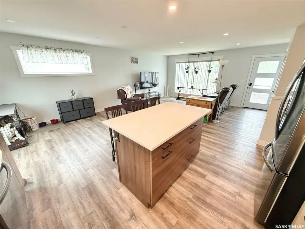 44 Mitchell Crescent Weyburn SK S4H 2M4