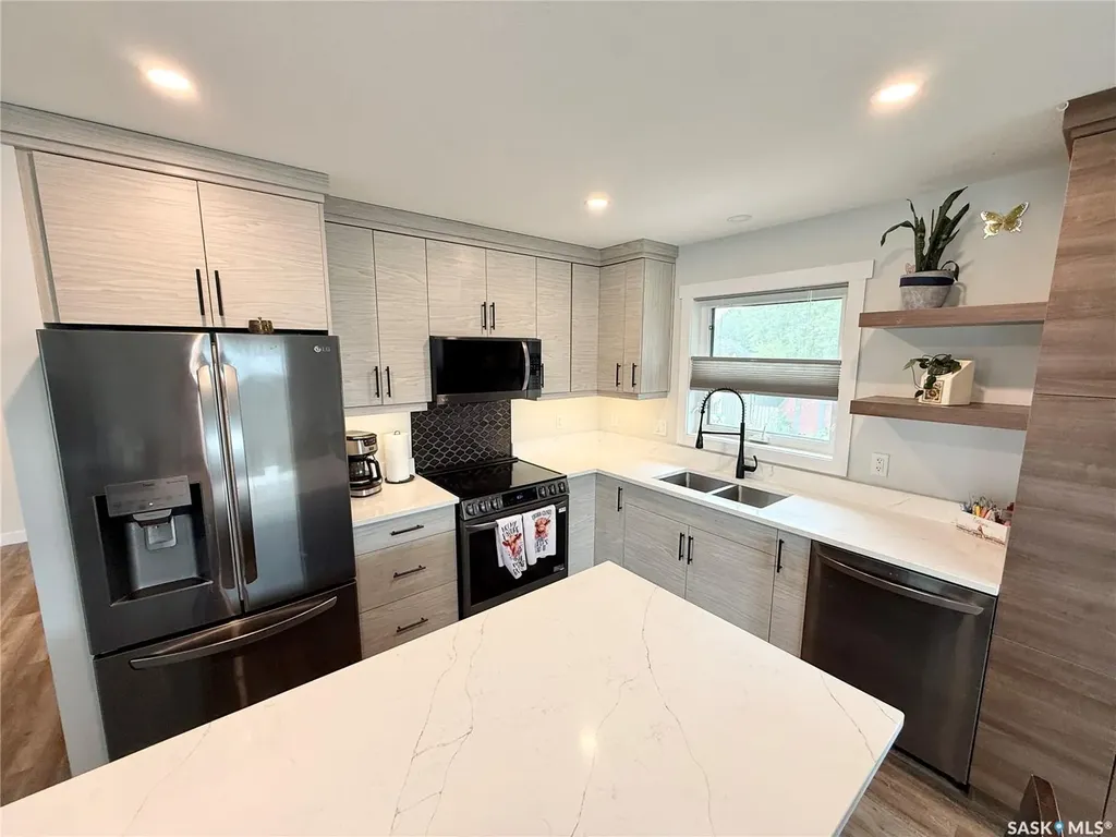44 Mitchell Crescent Weyburn SK S4H 2M4