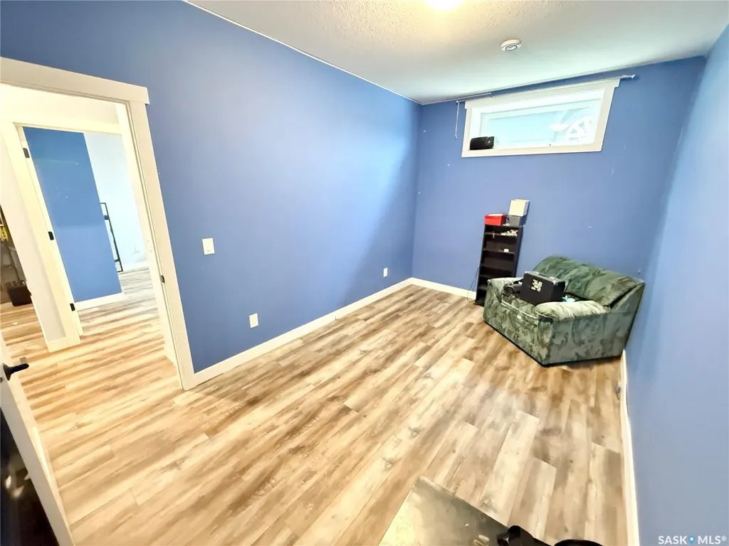 44 Mitchell Crescent Weyburn SK S4H 2M4
