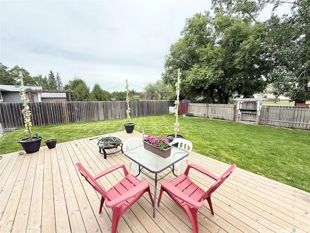 44 Mitchell Crescent Weyburn SK S4H 2M4