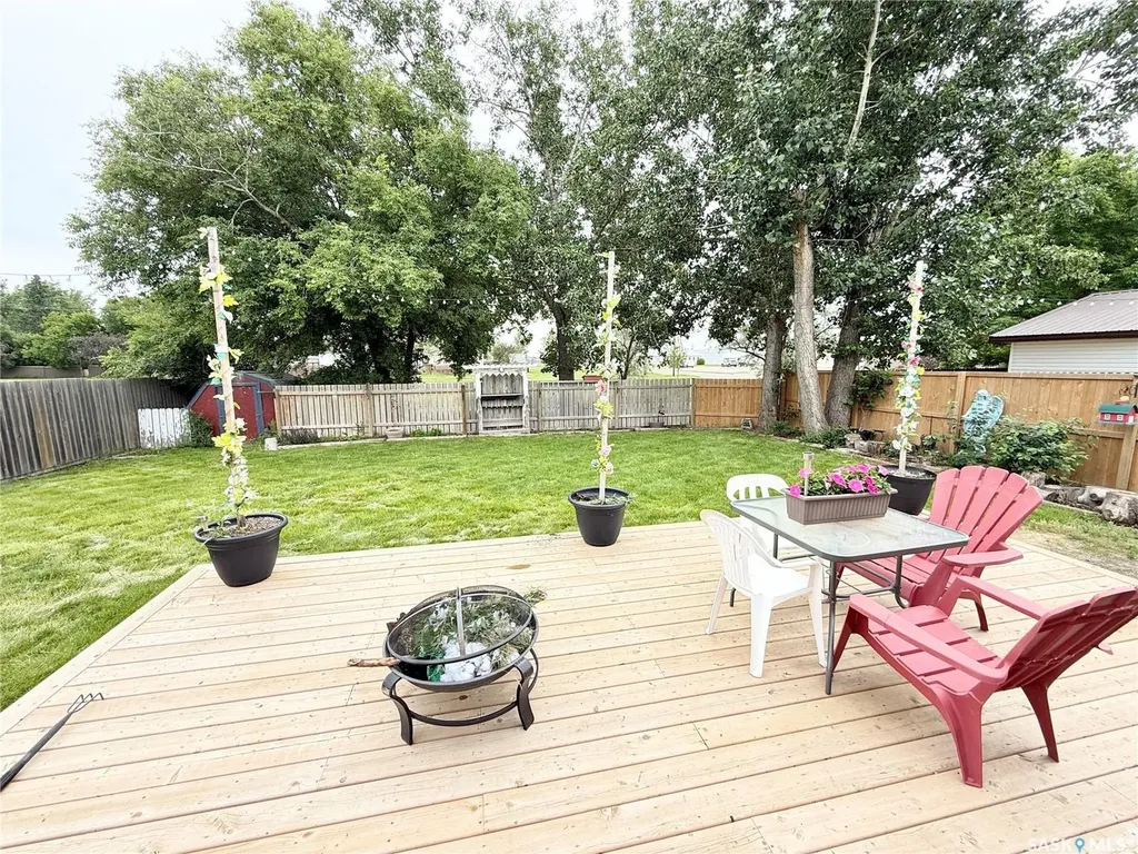 44 Mitchell Crescent Weyburn SK S4H 2M4