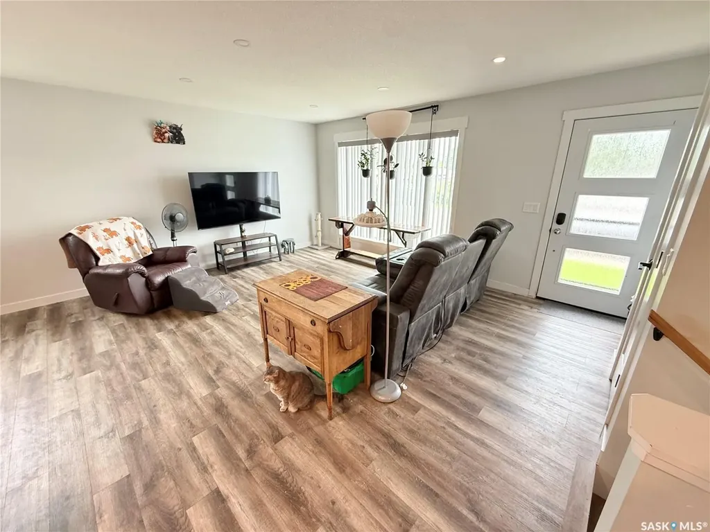 44 Mitchell Crescent Weyburn SK S4H 2M4