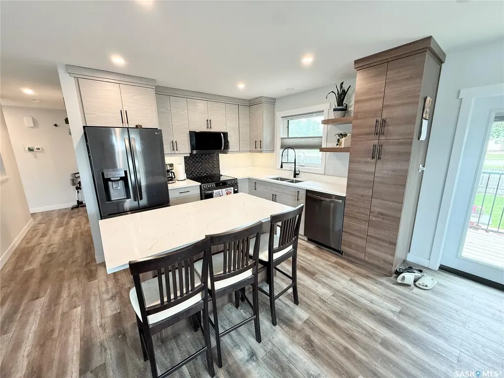 44 Mitchell Crescent Weyburn SK S4H 2M4