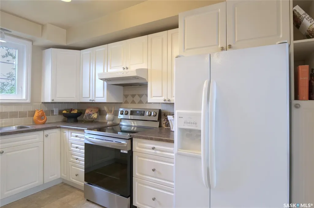 744 Saskatchewan Street W Moose Jaw SK S6H 2T7