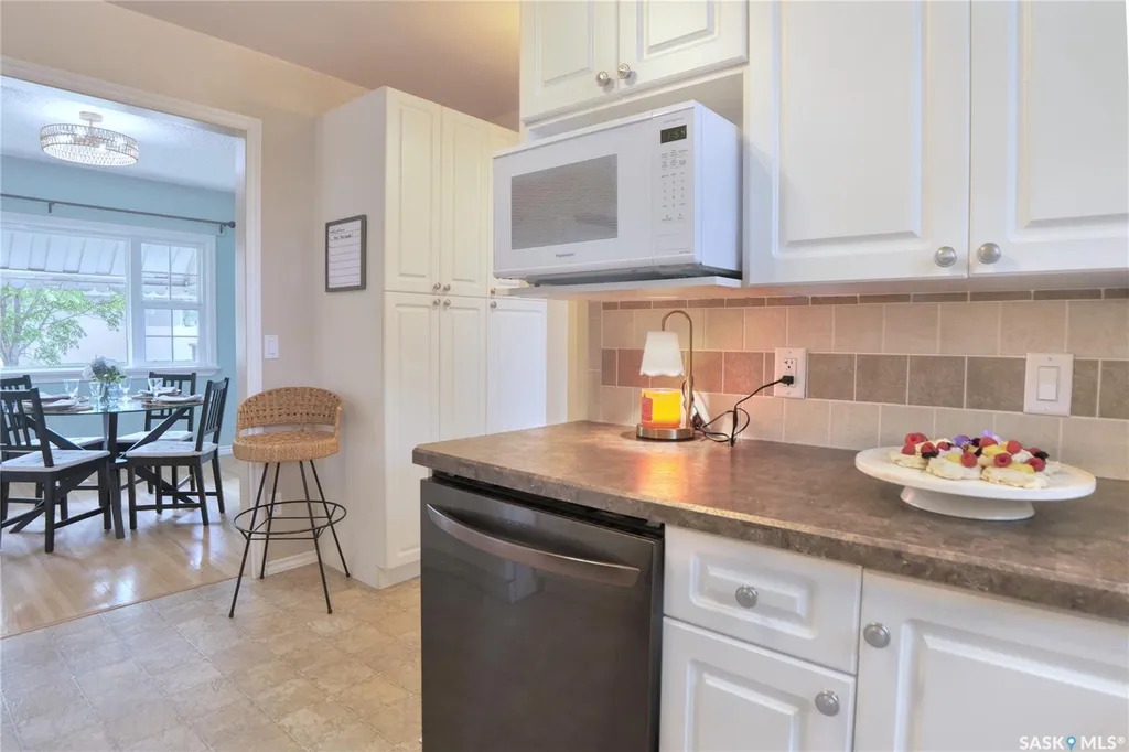 744 Saskatchewan Street W Moose Jaw SK S6H 2T7