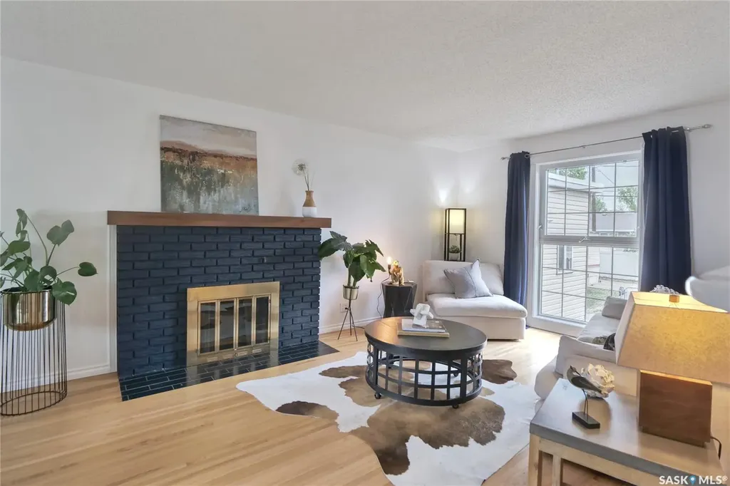744 Saskatchewan Street W Moose Jaw SK S6H 2T7