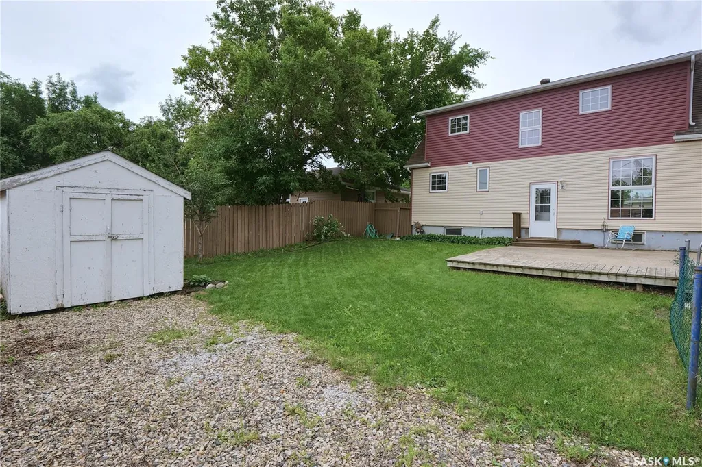 744 Saskatchewan Street W Moose Jaw SK S6H 2T7