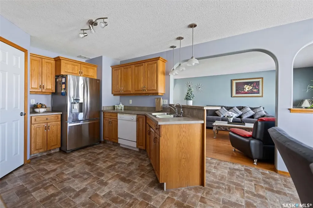 911 Gull Road Regina SK S4N 7P9