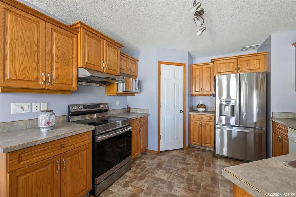 911 Gull Road Regina SK S4N 7P9