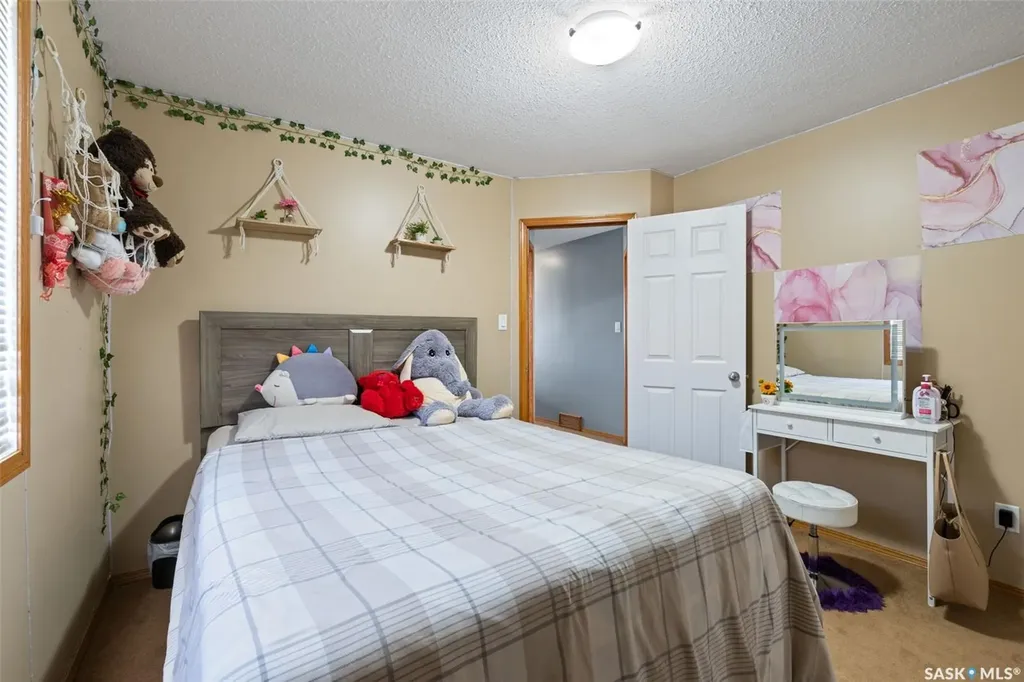 911 Gull Road Regina SK S4N 7P9