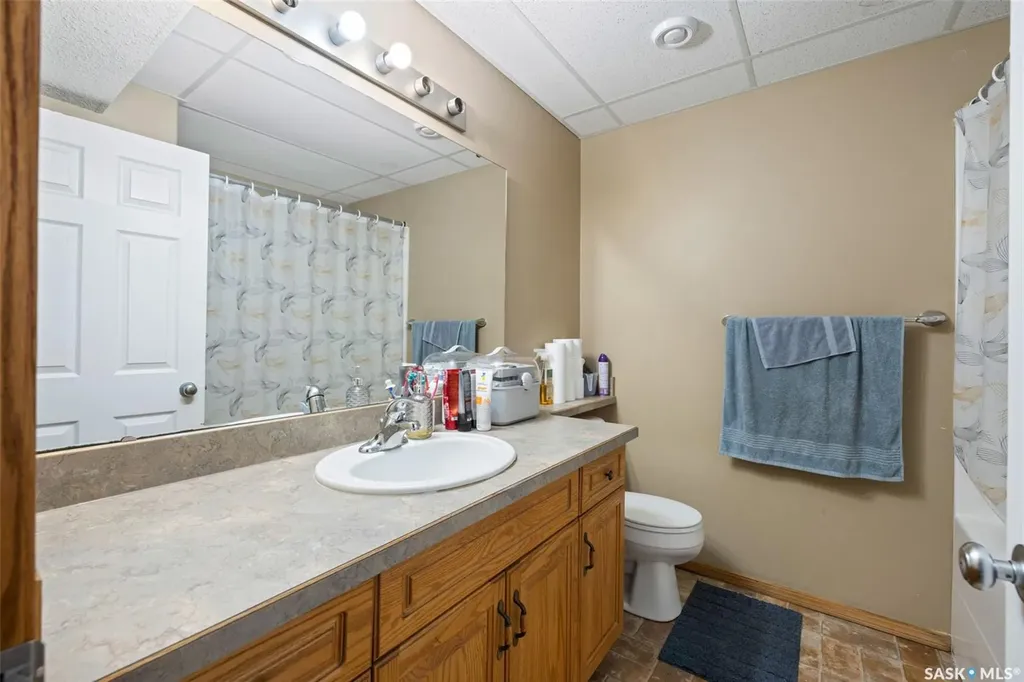 911 Gull Road Regina SK S4N 7P9