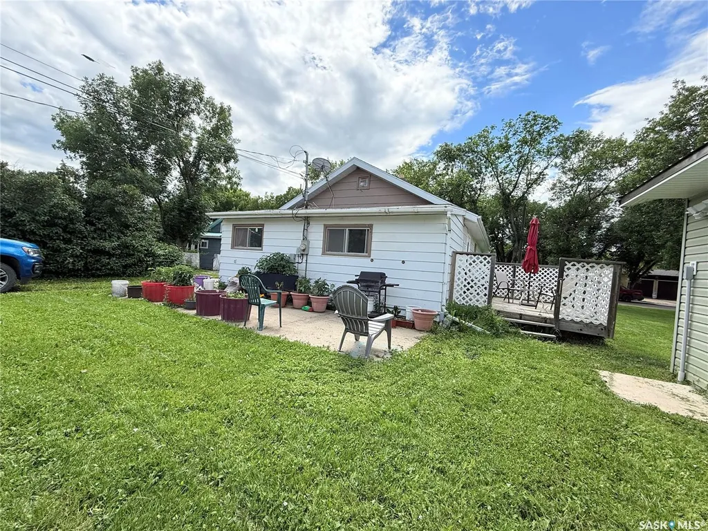 430 3rd Street E Shaunavon SK S0N 2M0