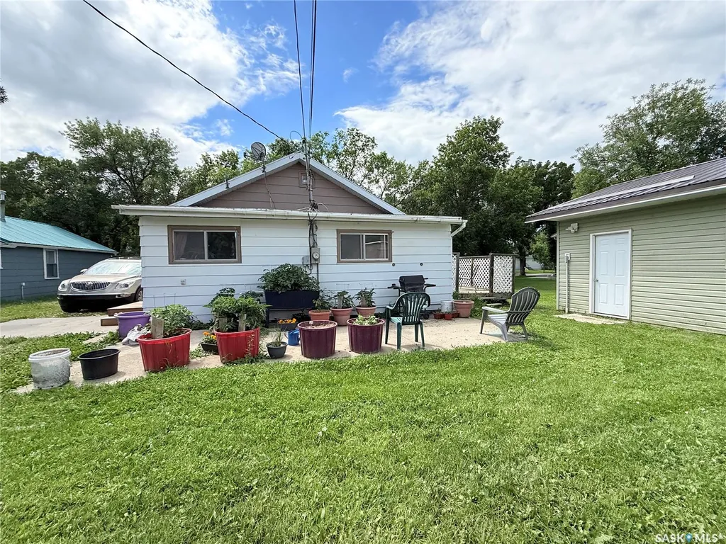 430 3rd Street E Shaunavon SK S0N 2M0