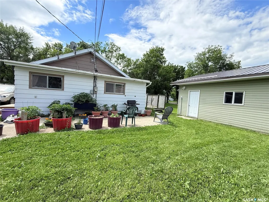430 3rd Street E Shaunavon SK S0N 2M0