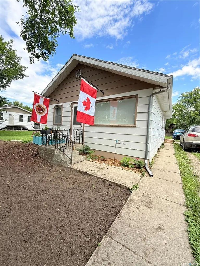 430 3rd Street E Shaunavon SK S0N 2M0