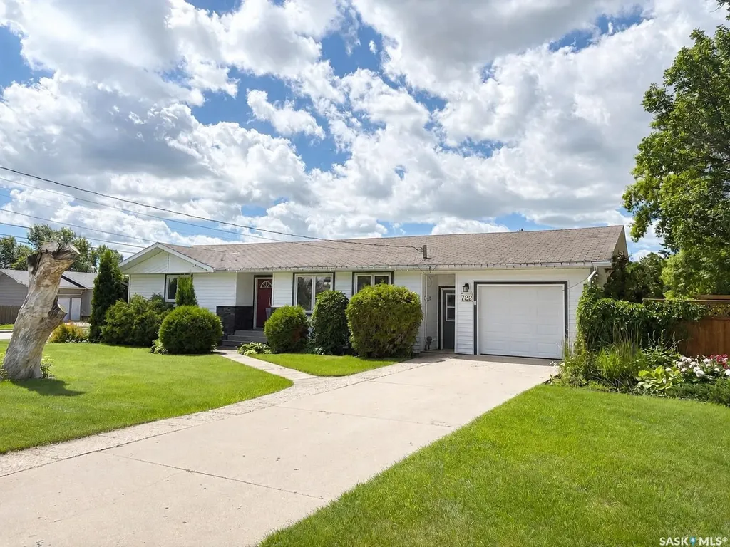722 6th Avenue Rosthern SK S0K 3R0
