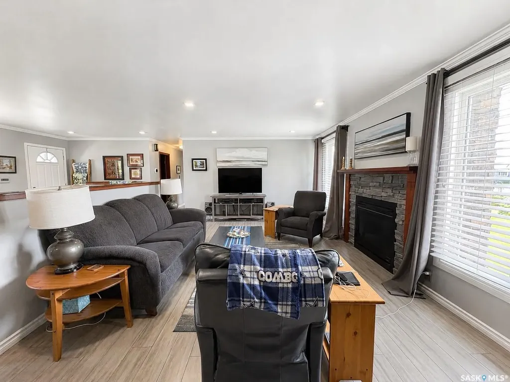 722 6th Avenue Rosthern SK S0K 3R0