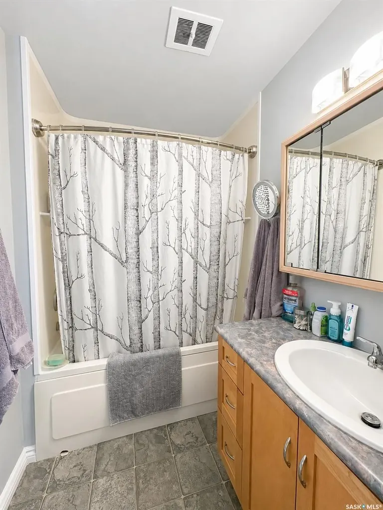 722 6th Avenue Rosthern SK S0K 3R0