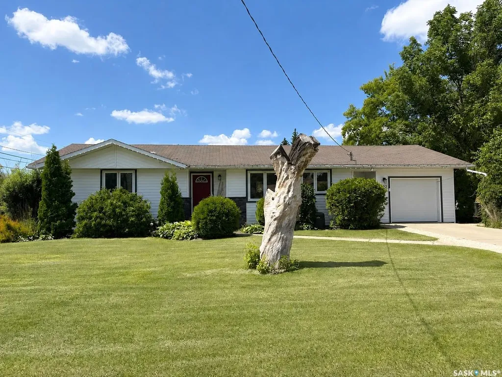 722 6th Avenue Rosthern SK S0K 3R0