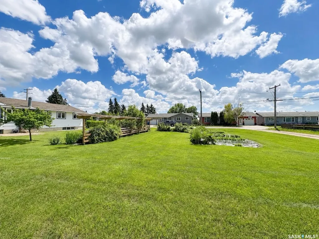 722 6th Avenue Rosthern SK S0K 3R0