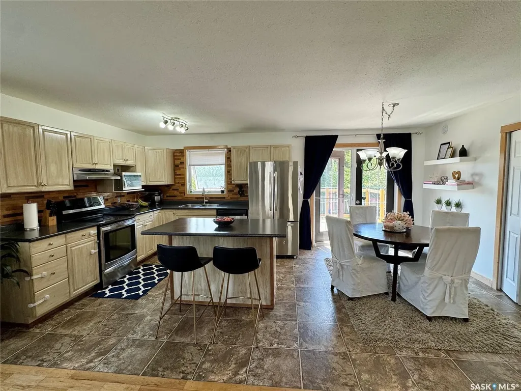 908 Thompson Crescent La Ronge SK S0J 1L0