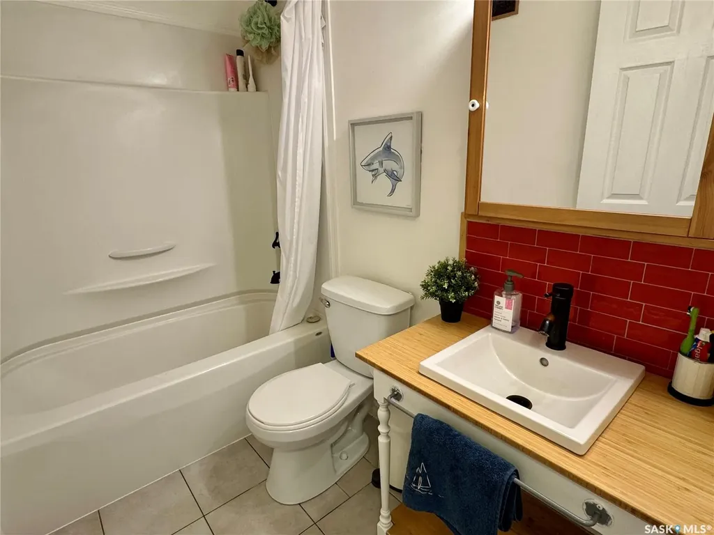 908 Thompson Crescent La Ronge SK S0J 1L0