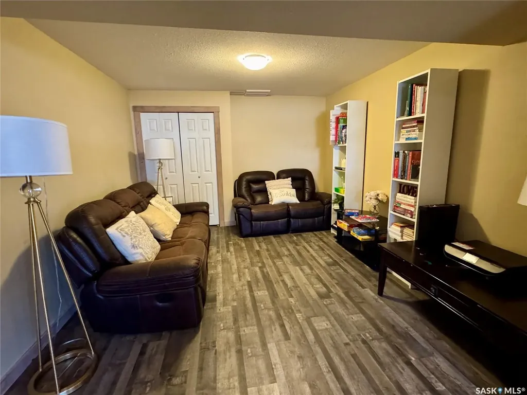 908 Thompson Crescent La Ronge SK S0J 1L0