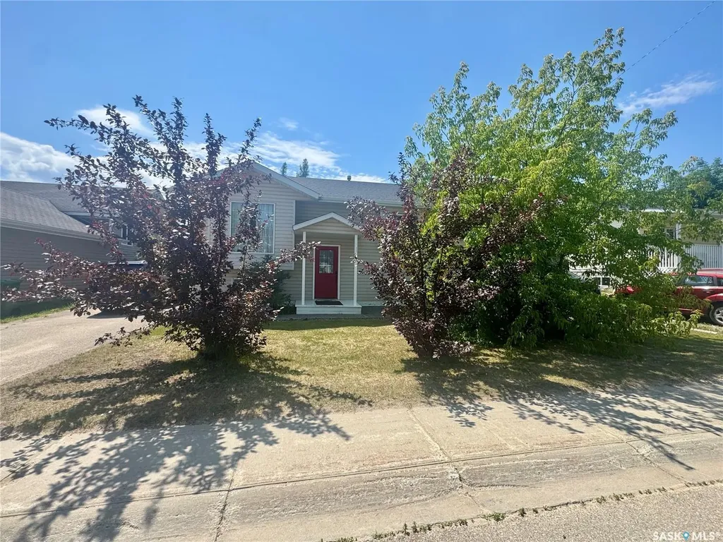 908 Thompson Crescent La Ronge SK S0J 1L0