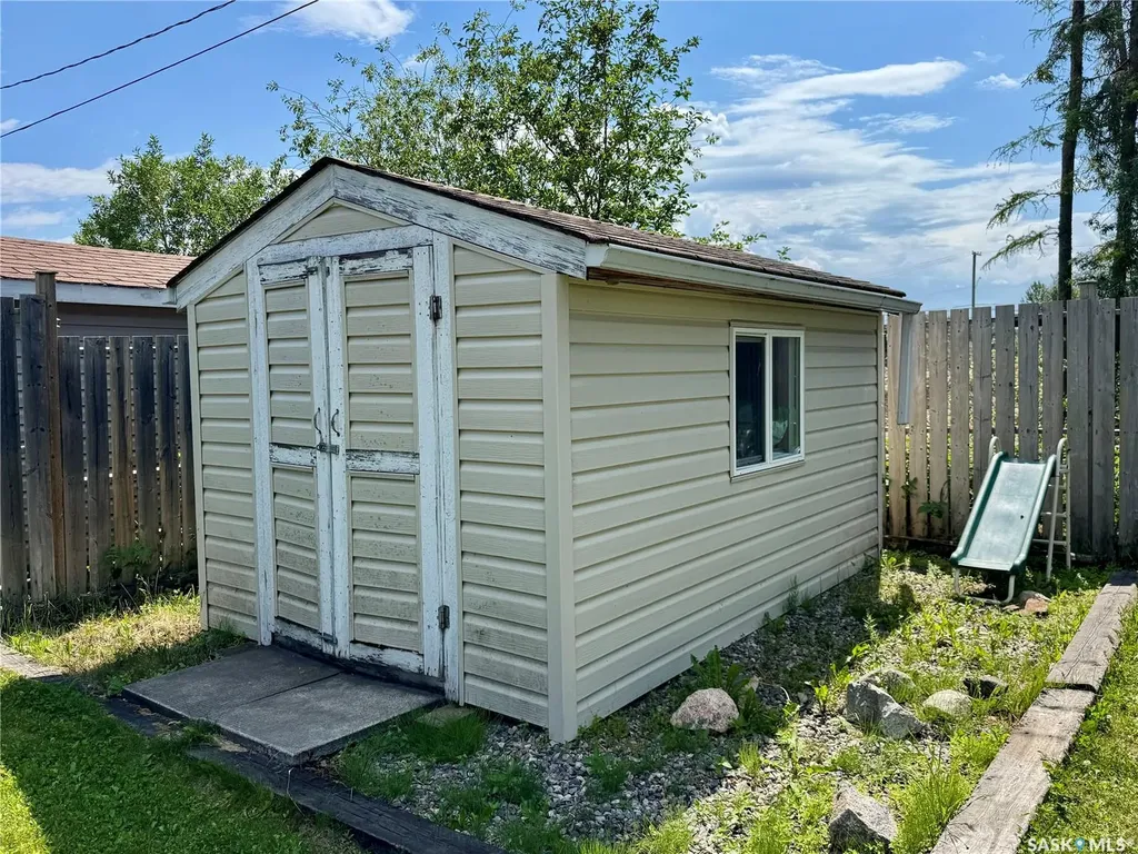 908 Thompson Crescent La Ronge SK S0J 1L0