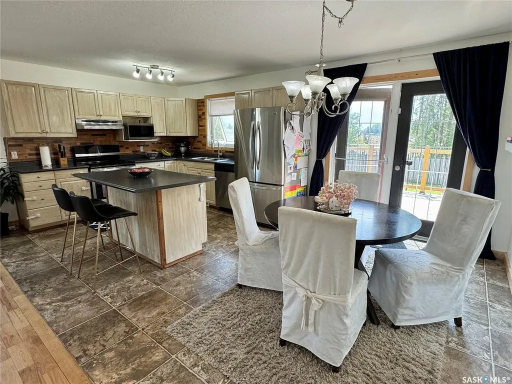 908 Thompson Crescent La Ronge SK S0J 1L0