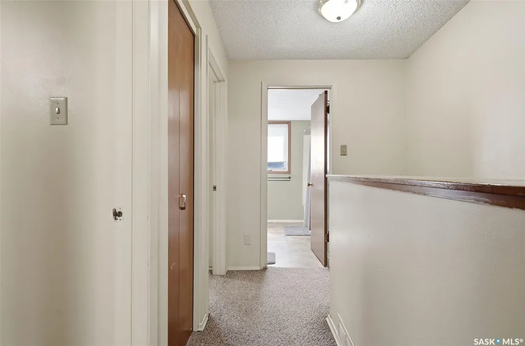 98 Oakview Drive Regina SK S4R 0E4