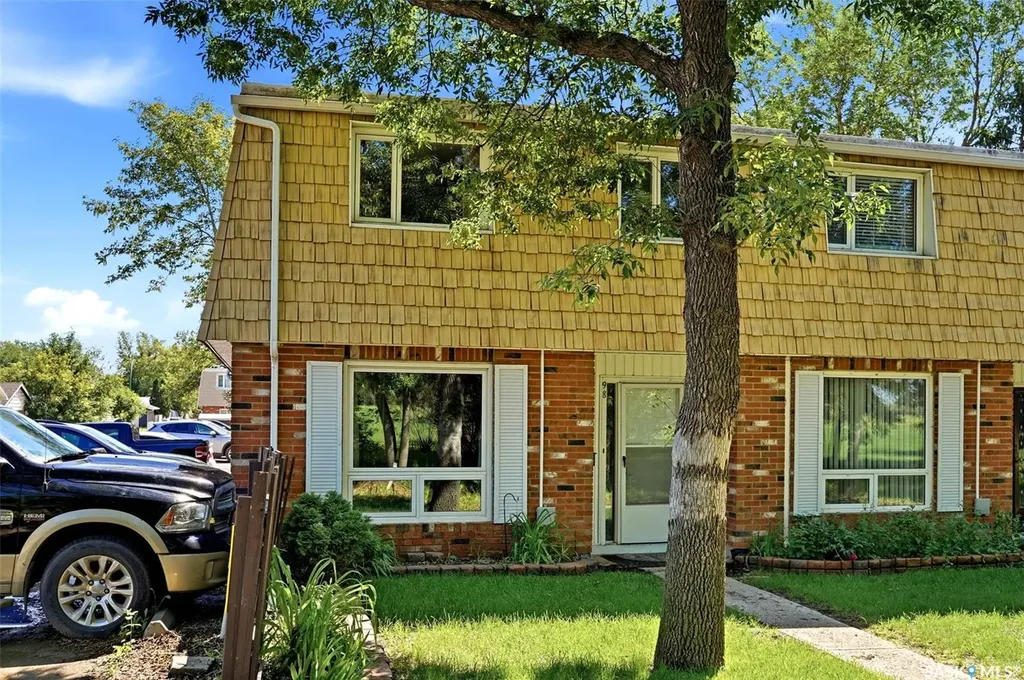 98 Oakview Drive Regina SK S4R 0E4