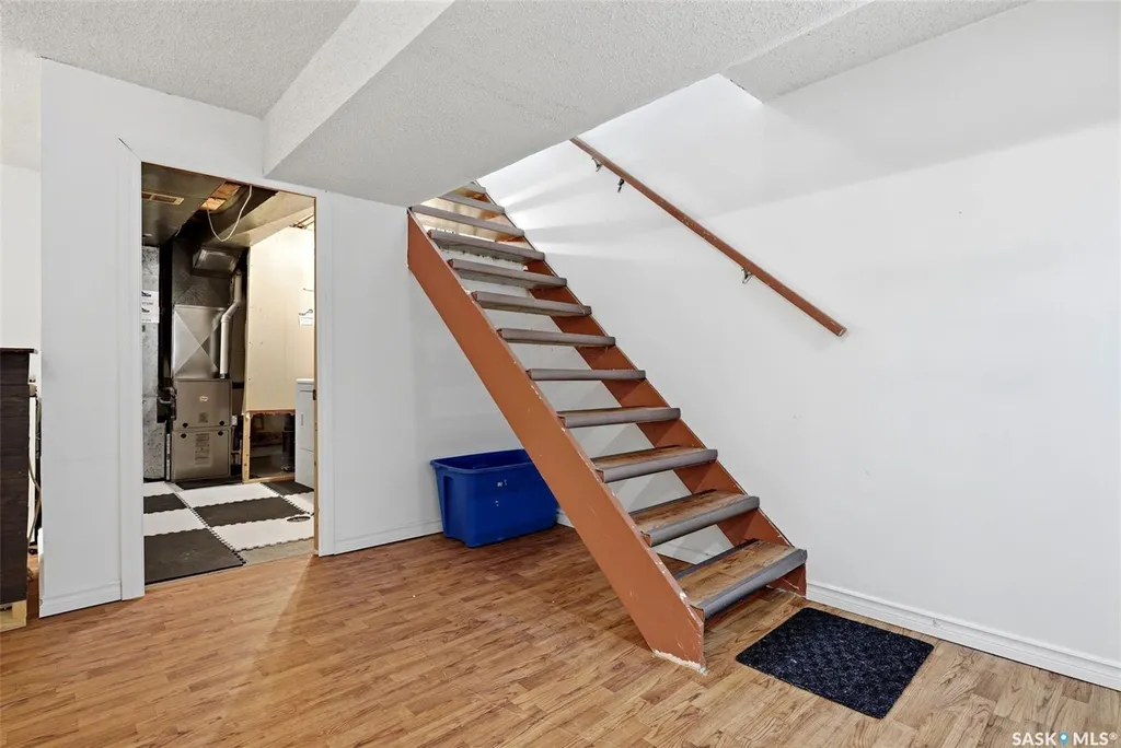 98 Oakview Drive Regina SK S4R 0E4