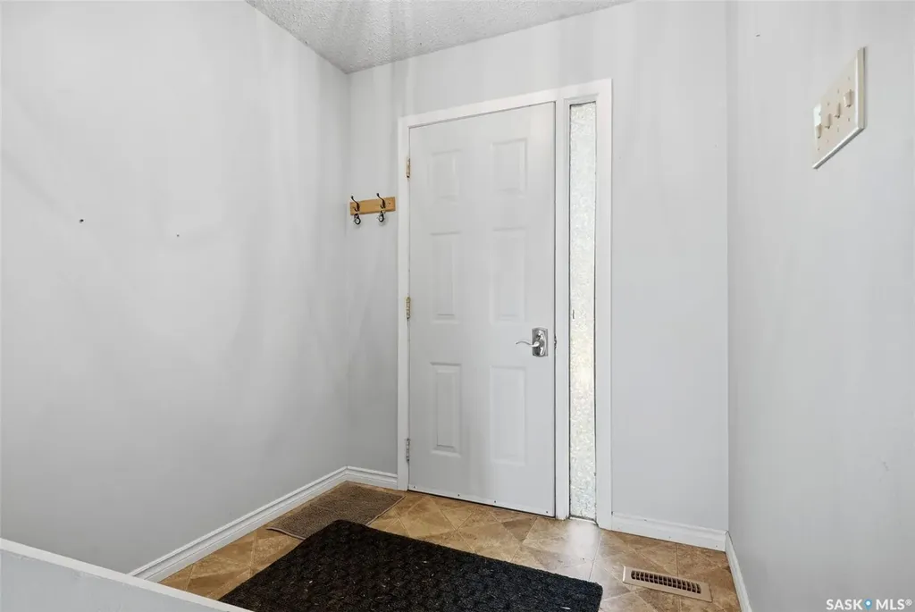 98 Oakview Drive Regina SK S4R 0E4
