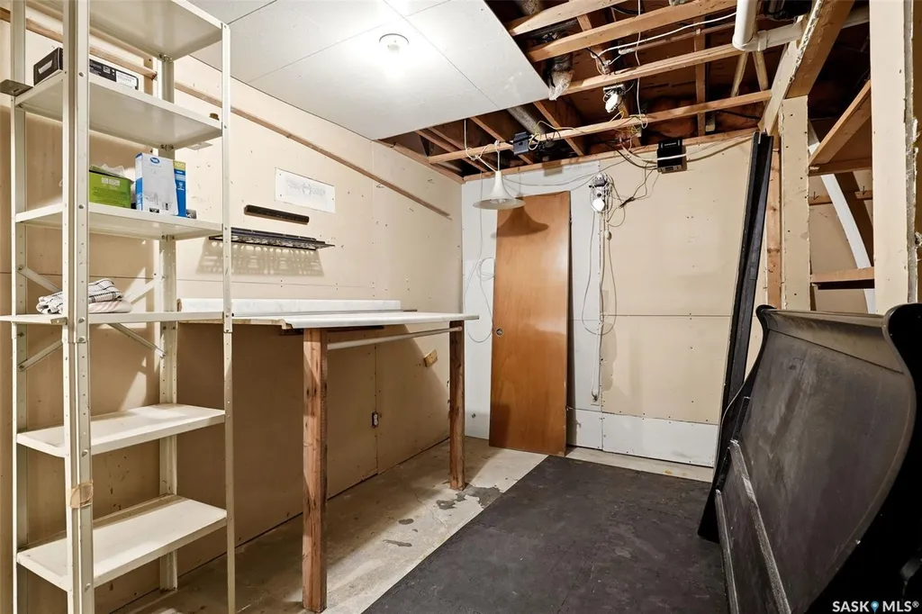 98 Oakview Drive Regina SK S4R 0E4