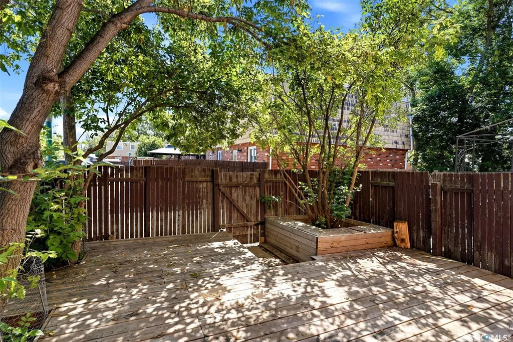 98 Oakview Drive Regina SK S4R 0E4