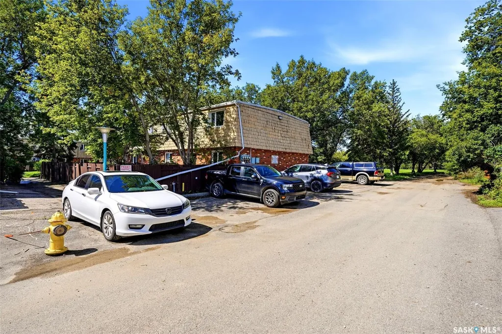 98 Oakview Drive Regina SK S4R 0E4