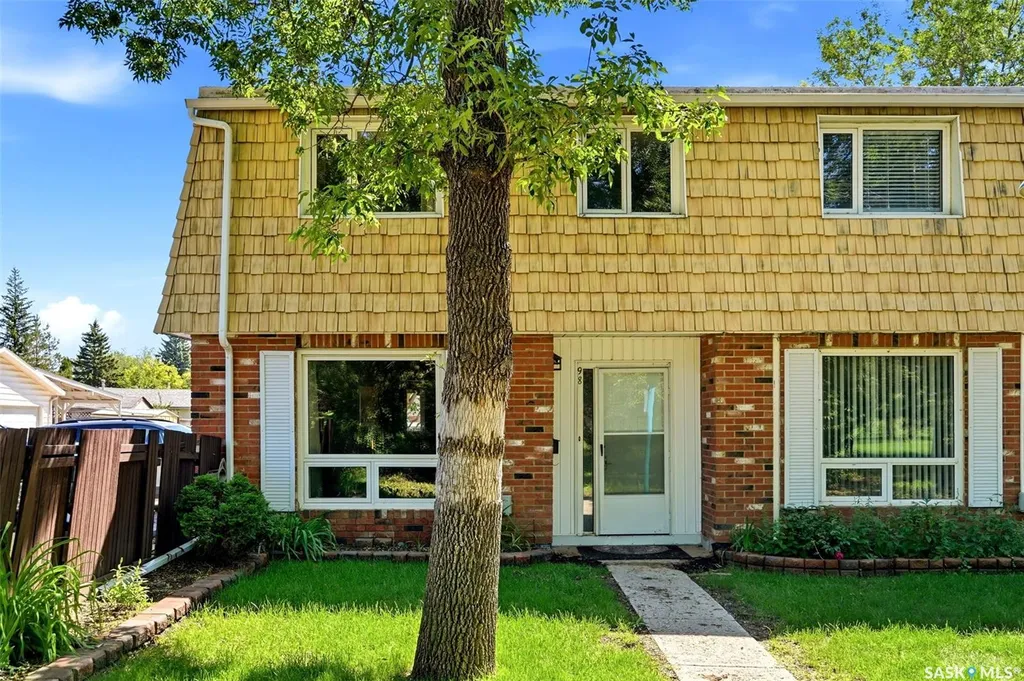 98 Oakview Drive Regina SK S4R 0E4