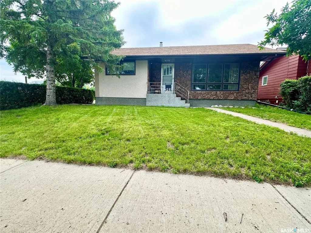 542 Elizabeth Street Weyburn SK S4H 1S4