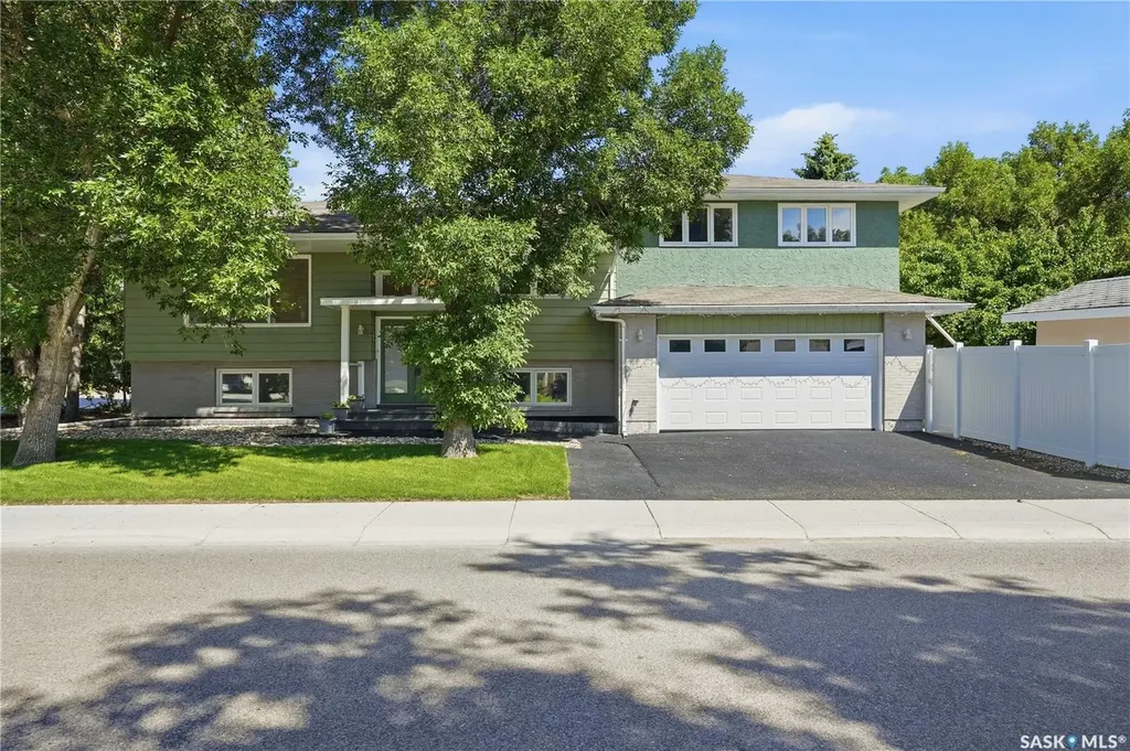 91 Green Meadow Road Regina SK S4V 0A7
