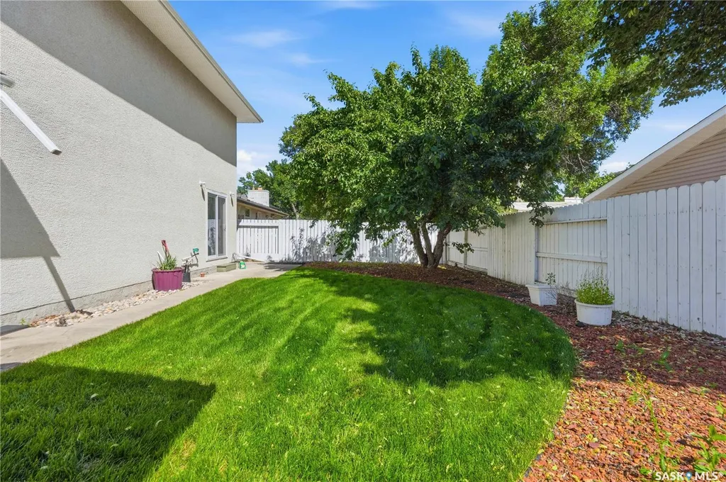 91 Green Meadow Road Regina SK S4V 0A7