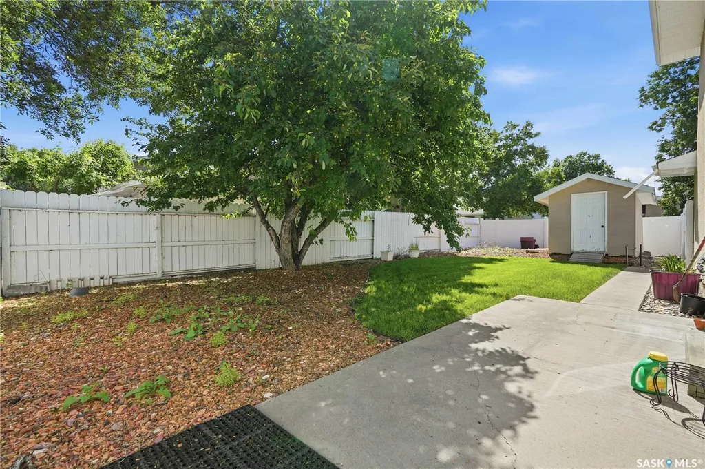 91 Green Meadow Road Regina SK S4V 0A7