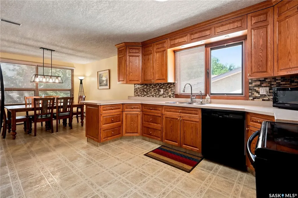 91 Green Meadow Road Regina SK S4V 0A7