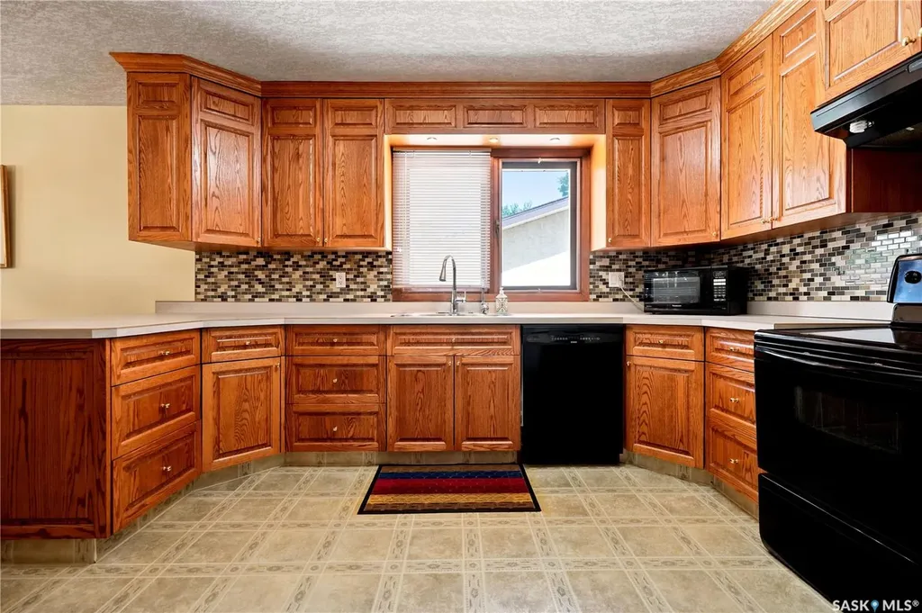91 Green Meadow Road Regina SK S4V 0A7