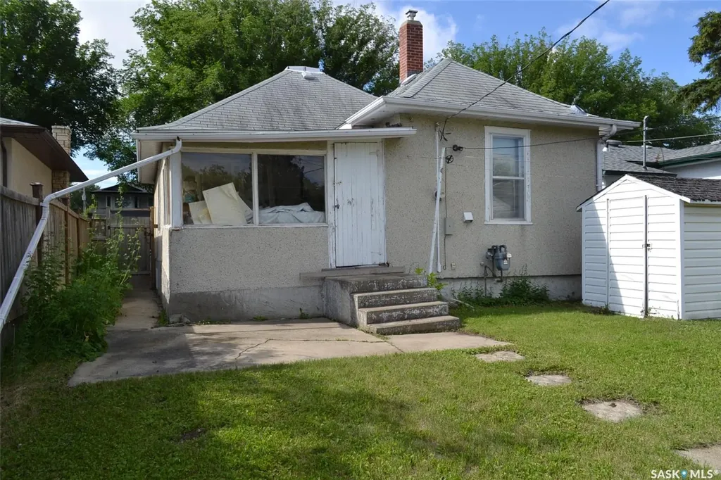 132 106th Street W Saskatoon SK S7N 1N7