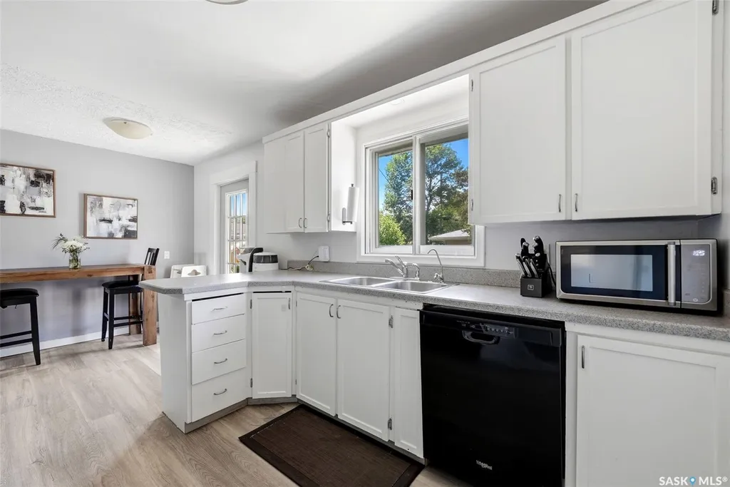 28 Cameron Crescent Regina SK S4S 2X2