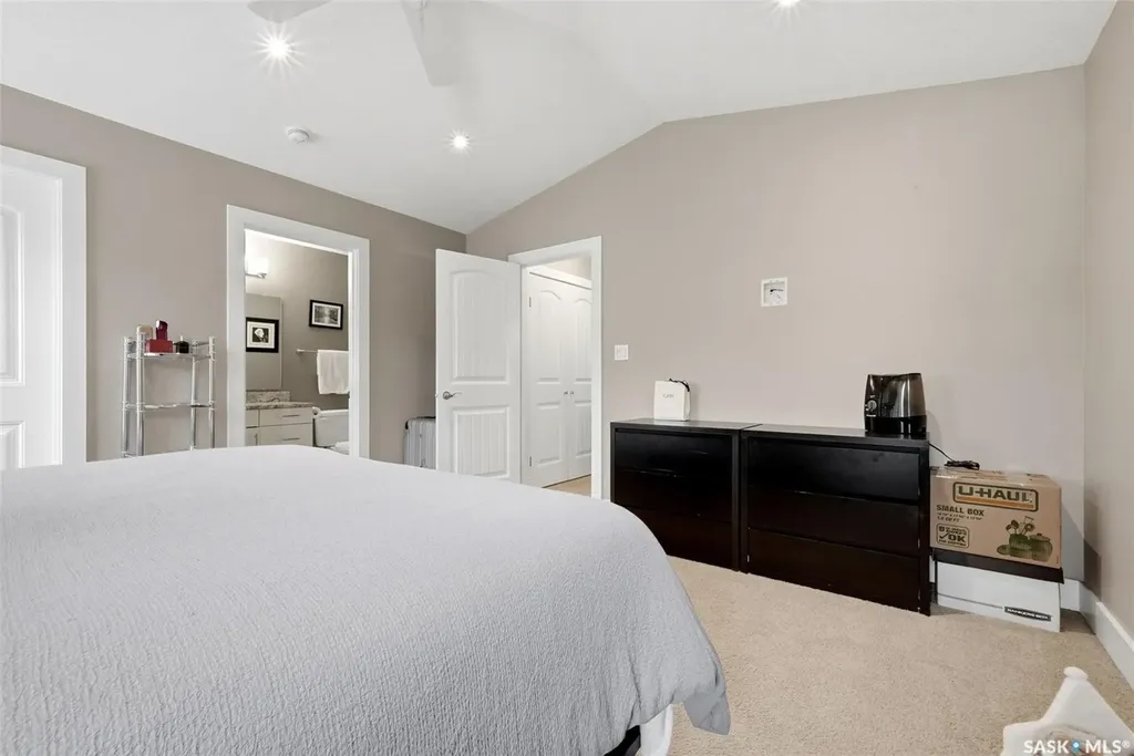 2860 Garnet Street Regina SK S4S 1W9